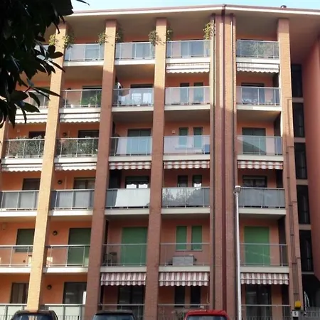 Alloggio Moderno Διαμέρισμα *